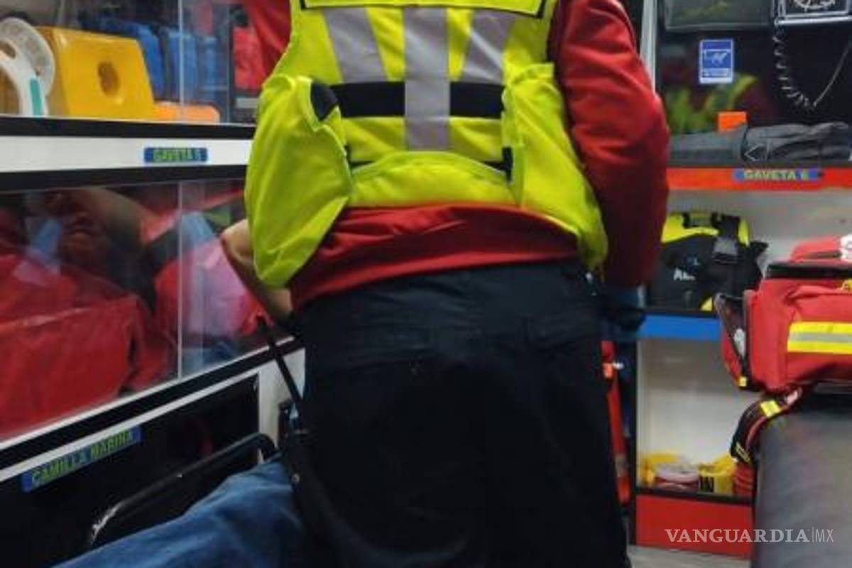 $!El trabajador, identificado como Omar Alberto “N”, de 30 años, sufrió quemaduras severas en el rostro tras un flamazo en la planta CRIO de Ramos Arizpe.