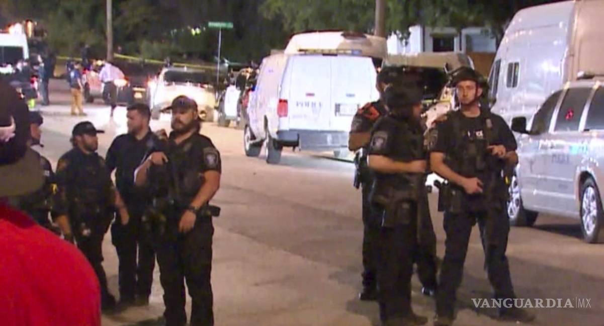 $!La policía llega a la escena de un tiroteo mortal en Forth Worth, Texas.