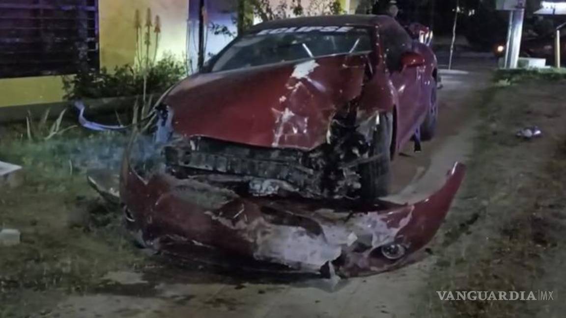 $!El velador de la plaza comercial observó cómo el conductor huyó a bordo de una camioneta.