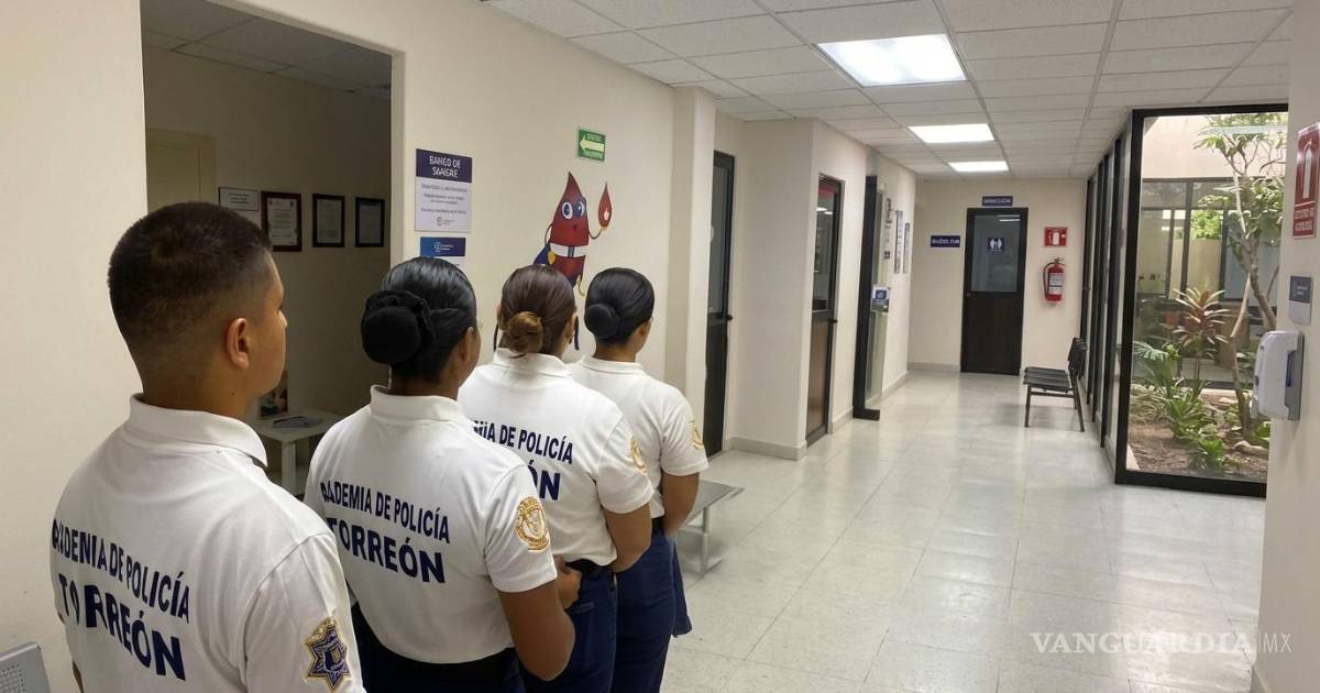 Torreón: Cadetes de la Academia de Policía realizan donación de sangre para apoyar a víctimas de agresión escolar