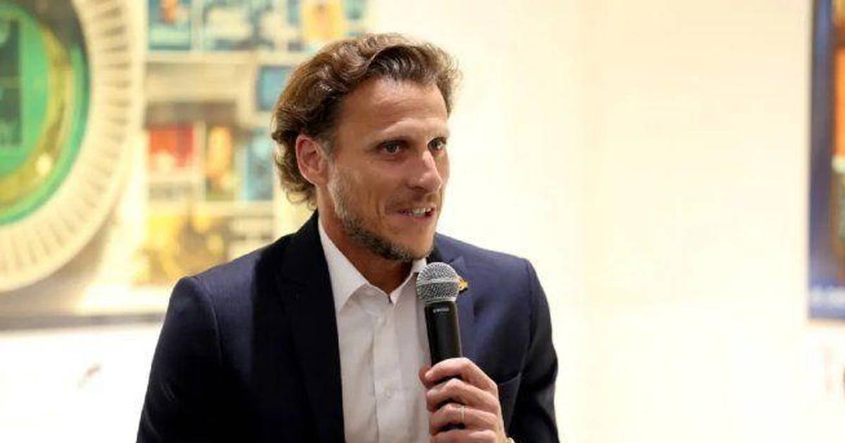 Diego Forlán vuelve a la Celeste: será técnico interino de Uruguay y abre la puerta a Luis Suárez