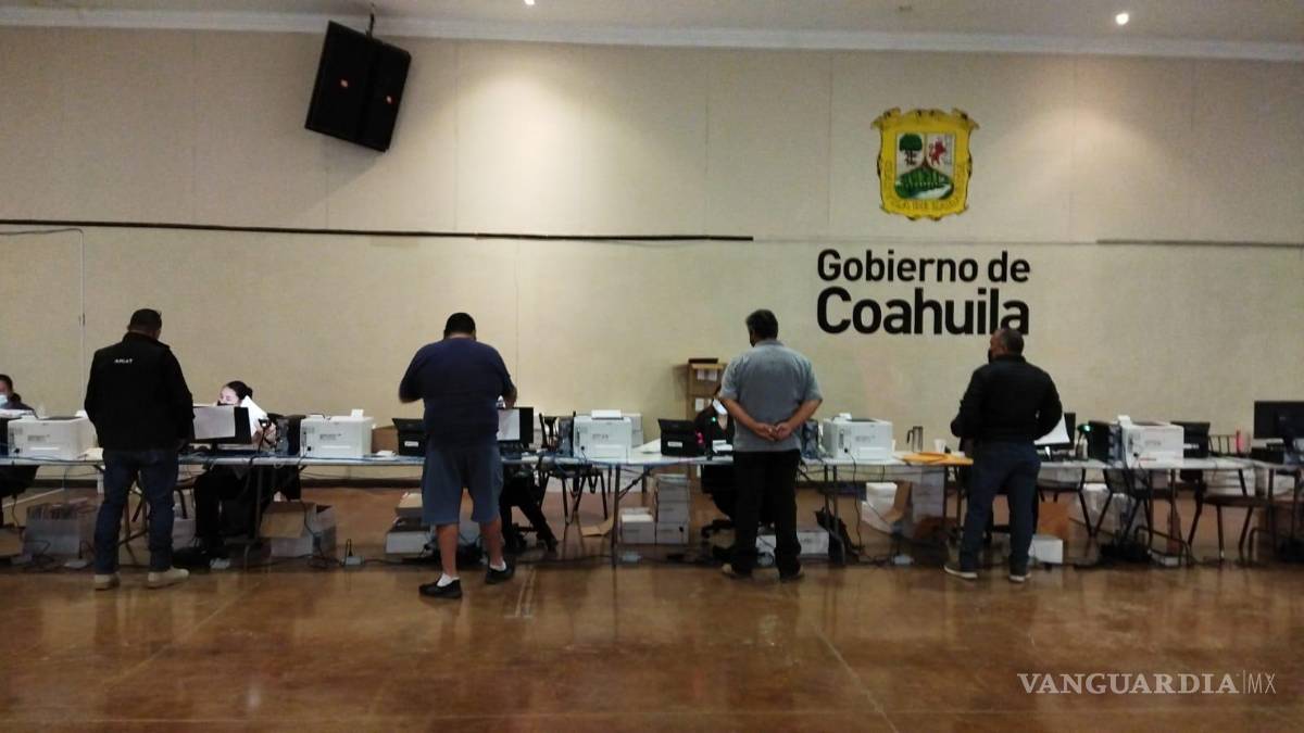 Tras días de caos para recoger placas en Saltillo, mega módulo luce vacío