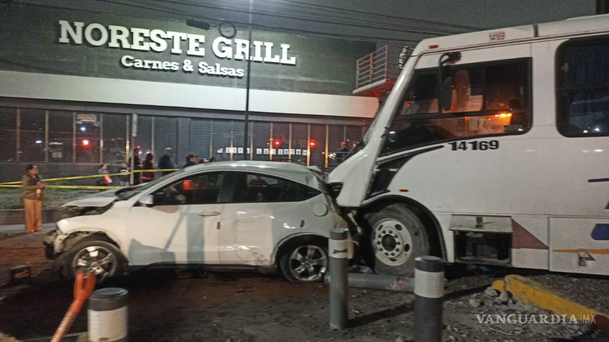 Saldo de 33 lesionados en choque múltiple, en Nuevo León