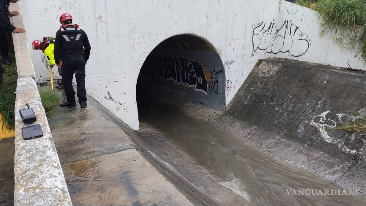 Una mujer muerta, dos desaparecidos, así como caos e inundaciones dejan lluvias y vientos en Nuevo León