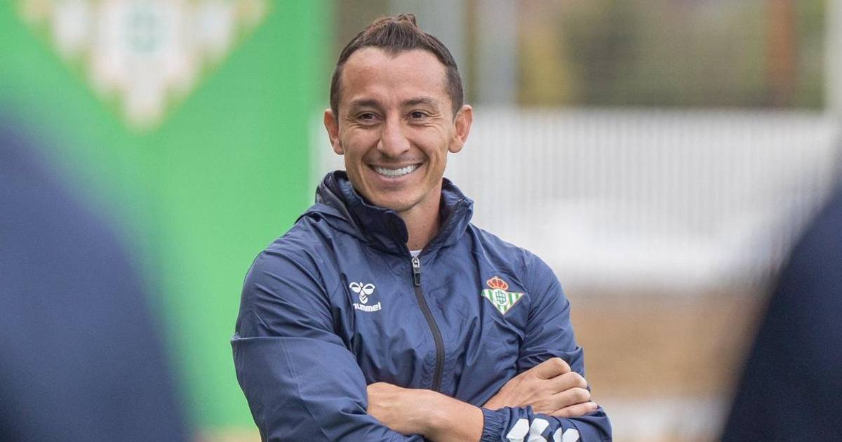 Andrés Guardado inicia su camino como entrenador juvenil en el Real Betis