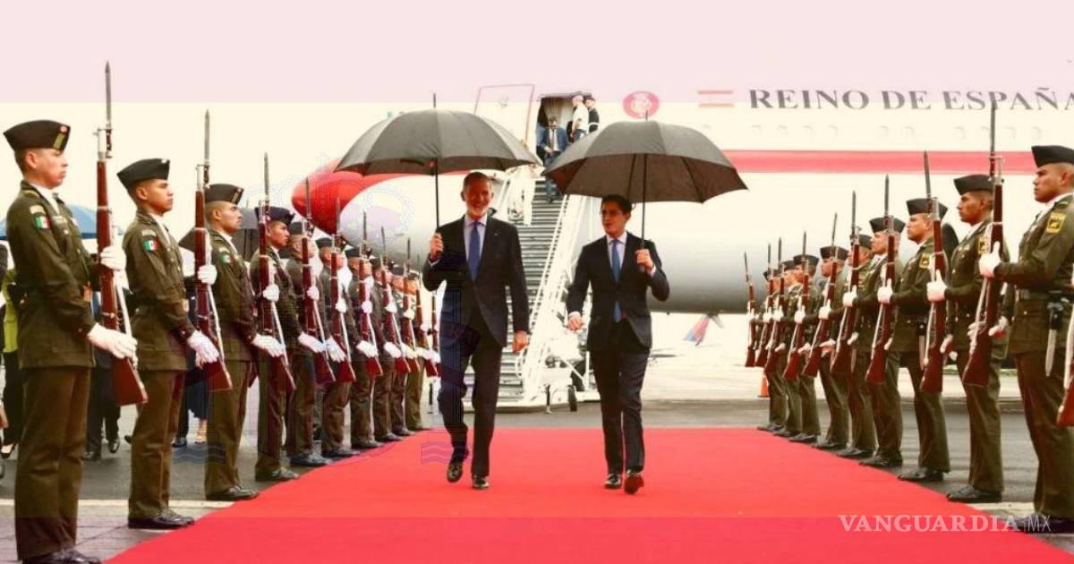 El rey Felipe VI de España llega al Palacio Nacional de México