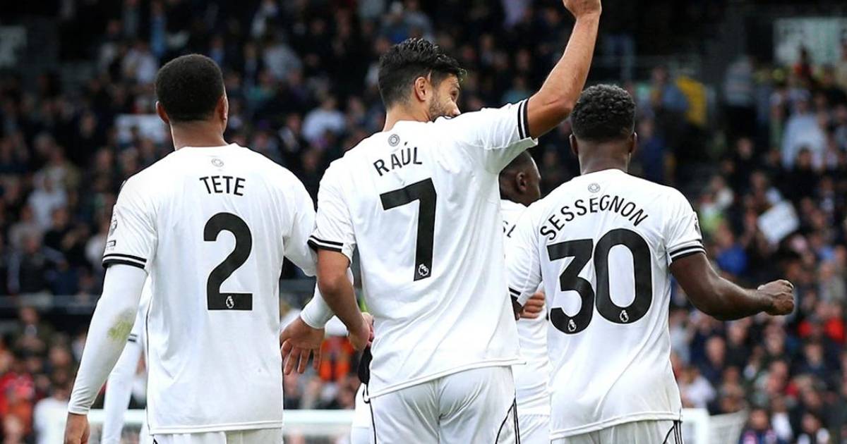Raúl Jiménez presente en triunfo agónico del Fulham ante el Leeds United