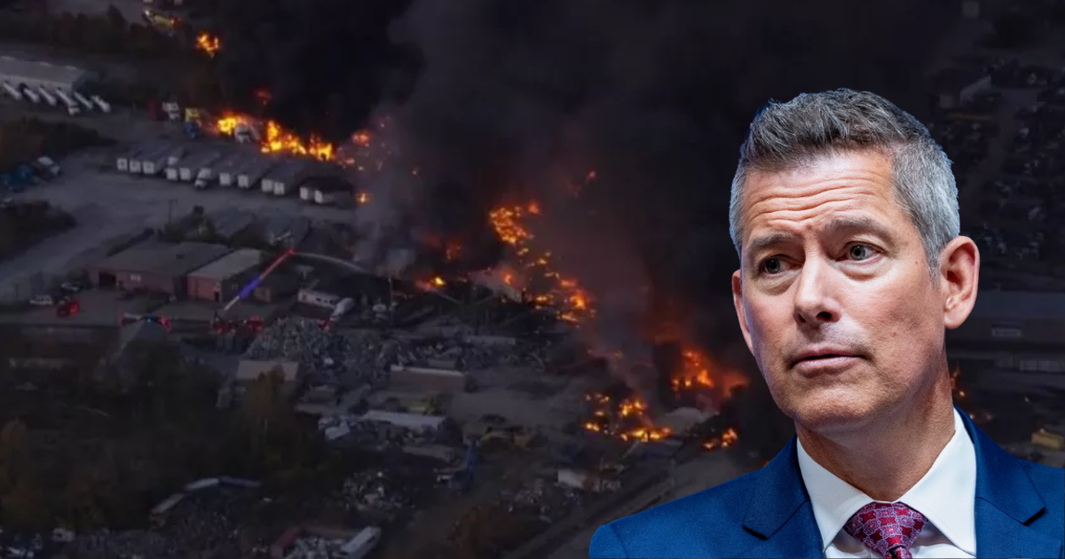 Avión de carga se desploma en Aeropuerto Internacional Muhammad Ali, Kentucky