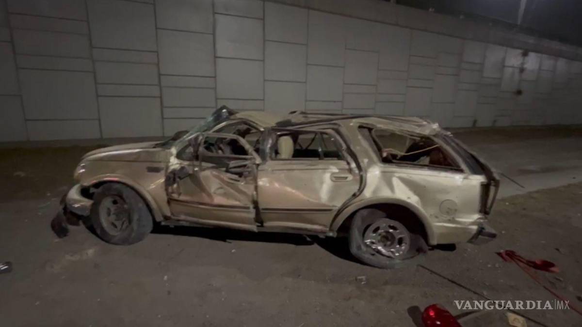 Muere conductor tras caer de puente vehicular en Fundadores
