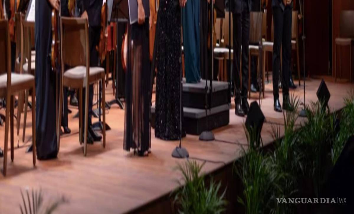 $!Alondra de la Parra y sus dos orquestas, en el concierto que ofreció este jueves 30 en Cancún.