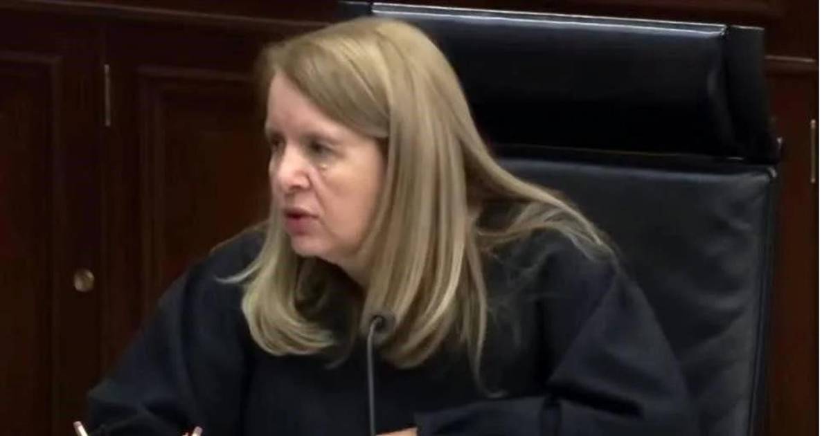 Cuestiona Loretta reducción salarial