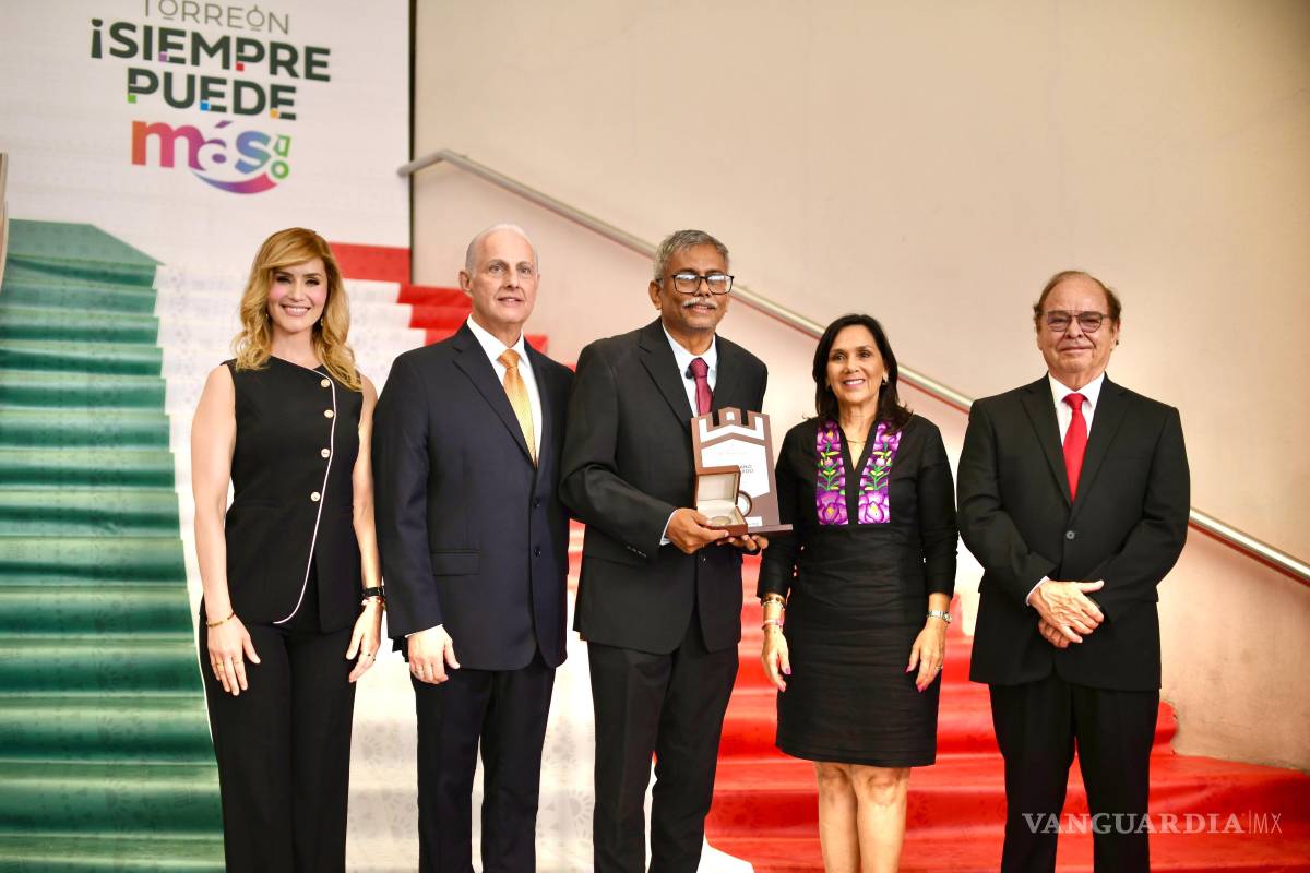 Torreón reconoce a sus ciudadanos distinguidos en el 118 aniversario de la ciudad