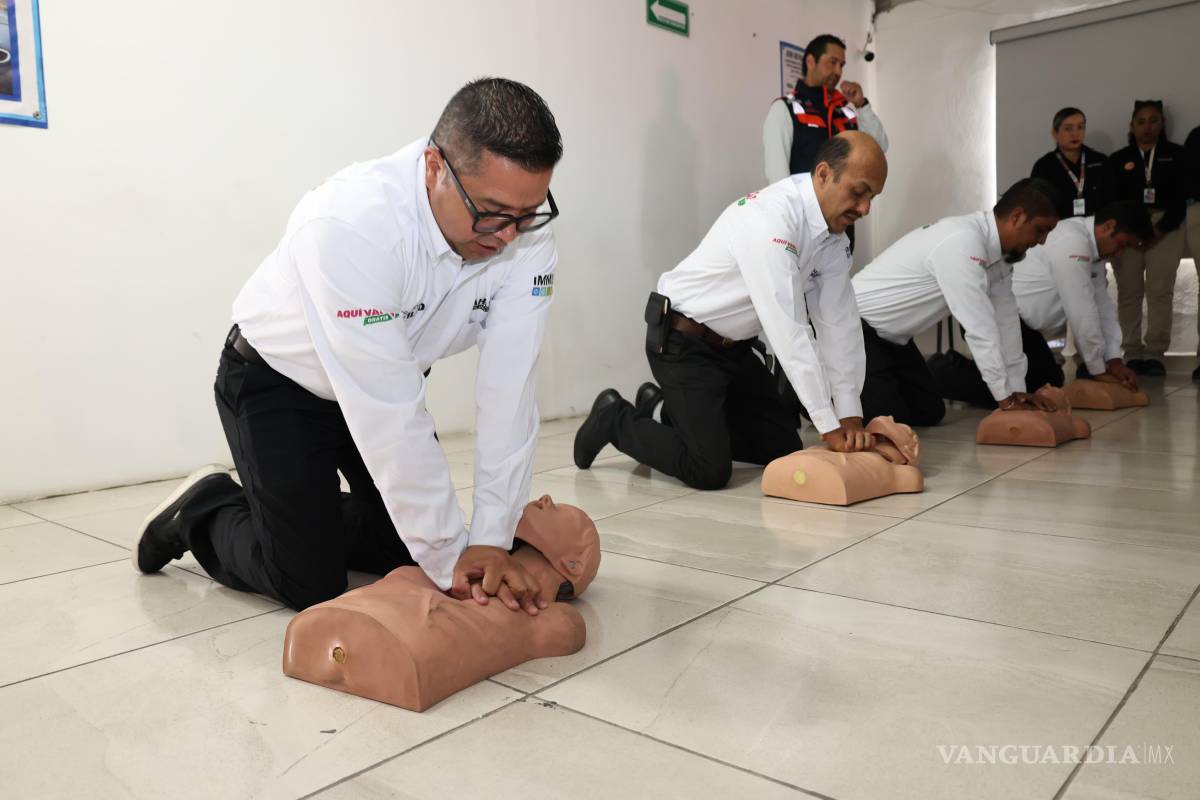 $!Las capacitaciones incluyeron manejo seguro, normas de tránsito, primeros auxilios y atención amable a los usuarios del transporte público.