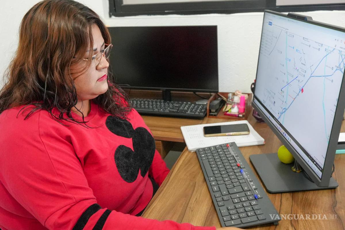 $!El centro de monitoreo de la Ruta Estudiantil supervisa en tiempo real la ubicación, velocidad y número de pasajeros de cada unidad durante todo el día.