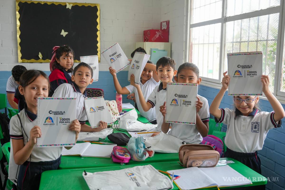 Agradecen padres, alumnos y maestros entrega de paquetes escolares en Ramos Arizpe