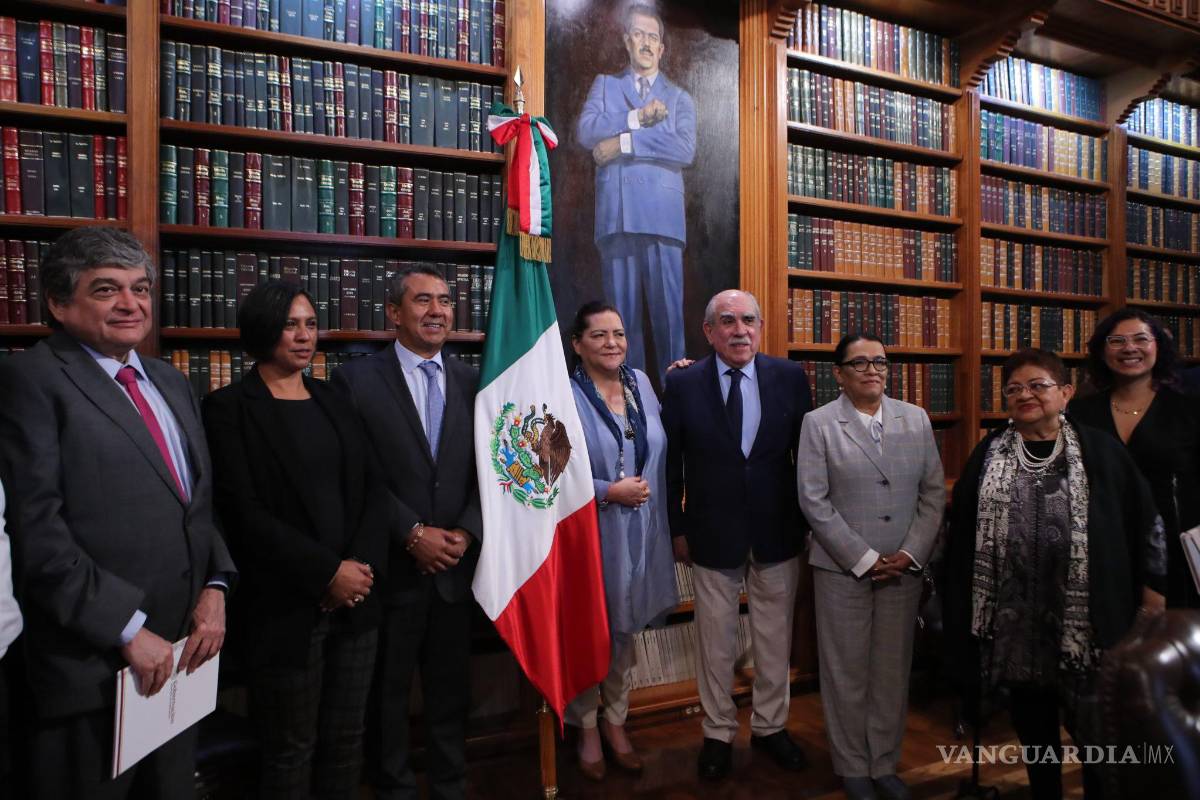 Dialoga Pablo Gómez con consejeros del INE por reforma electoral