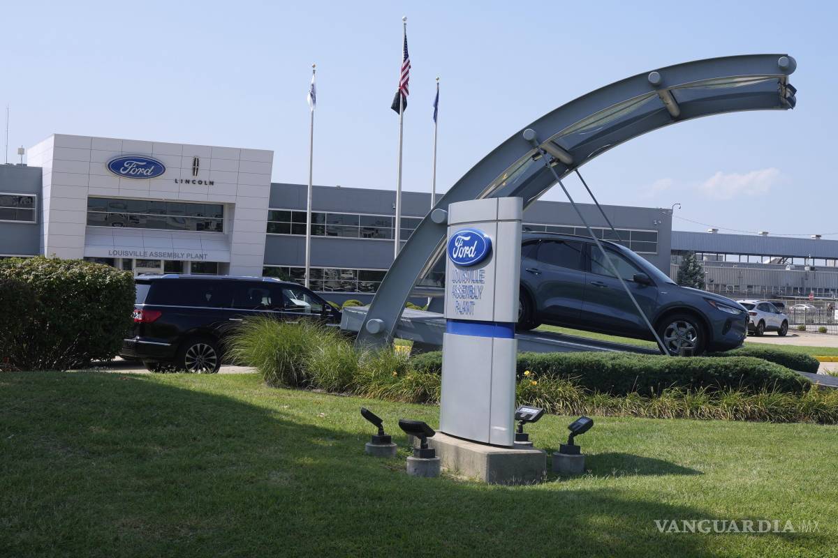 Ventas de vehículos eléctricos se estancan en EU con Trump, pero suben en el resto del mundo