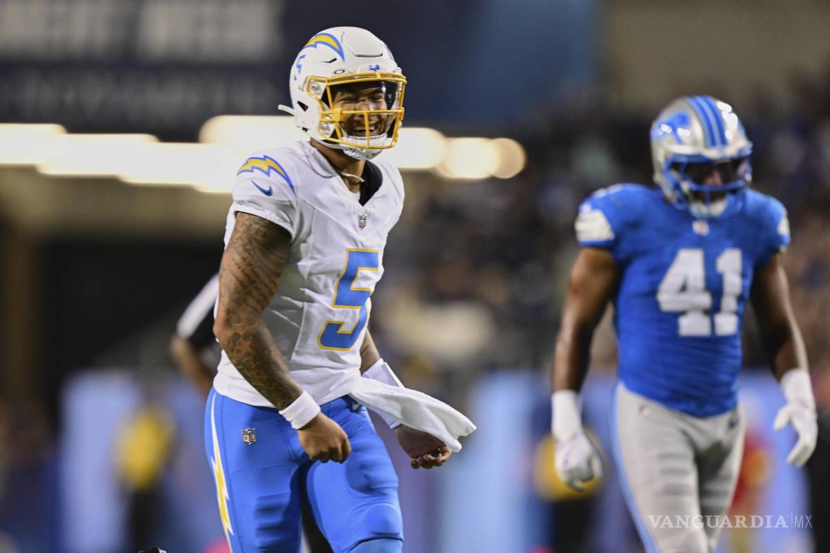 Trey Lance lidera triunfo de Chargers sobre Lions en el duelo del Salón de la Fama