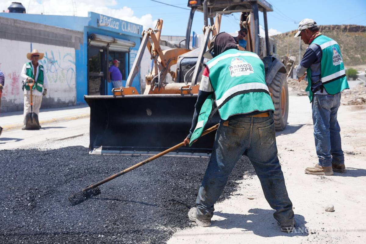 Rehabilitan nueve sectores en Ramos Arizpe con recarpeteo y bacheo