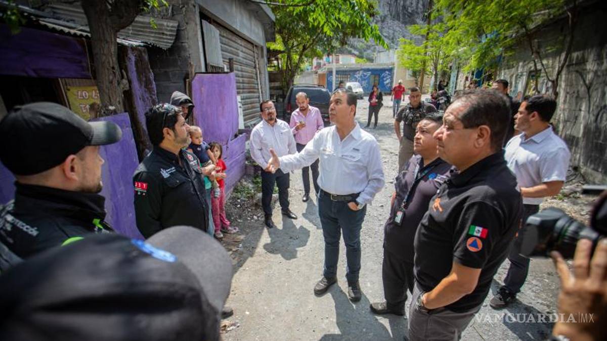 $!El titular de Fomerrey y el Instituto de la Vivienda, Eugenio Montiel Amoroso, informó que se reubicará a los afectados