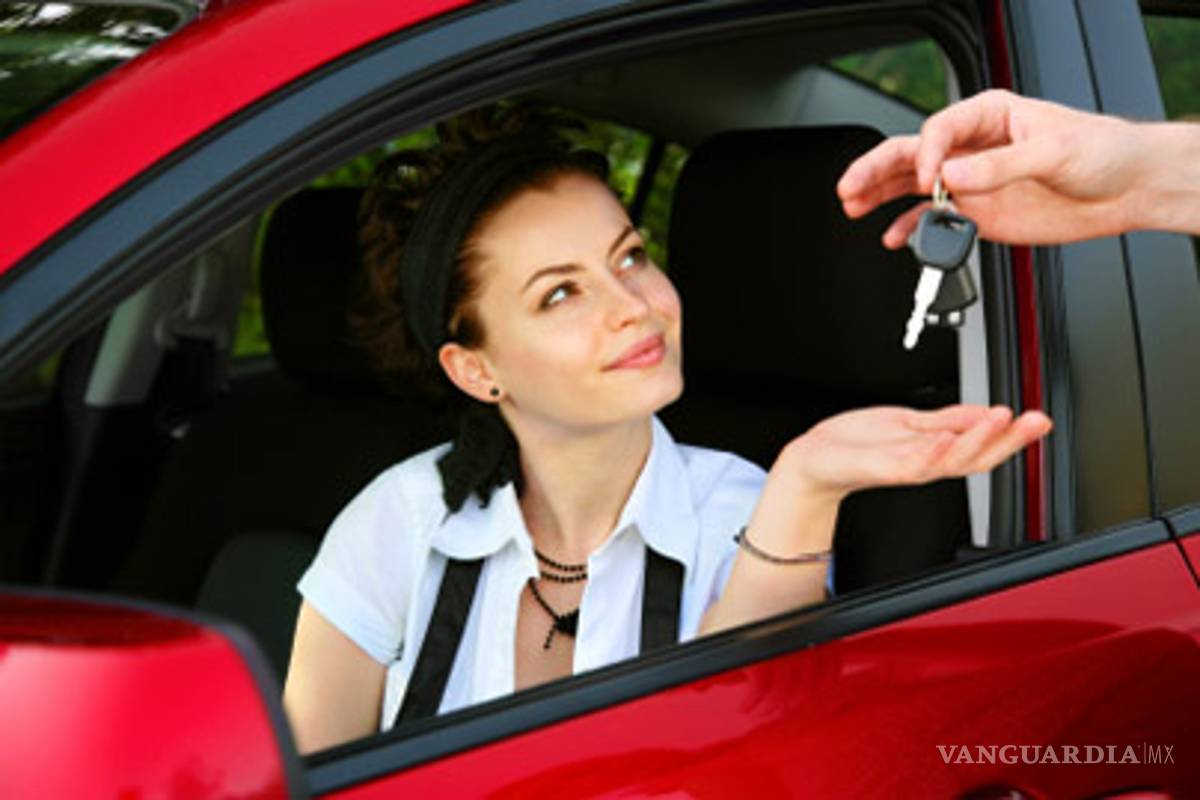 ¿Compraste auto nuevo?, revisa esto antes de salir de la agencia