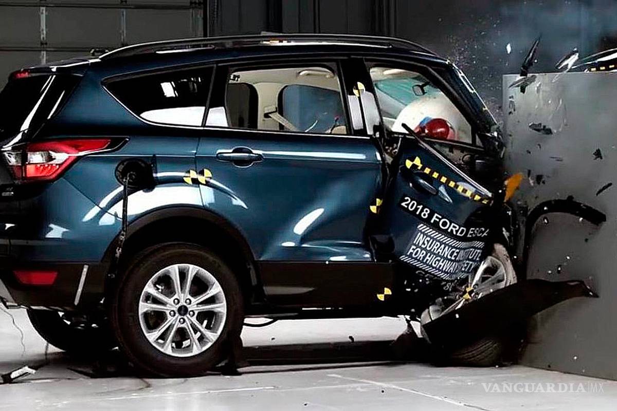 Ford Escape y Mitsubishi Outlander Sport reprueban prueba de choques