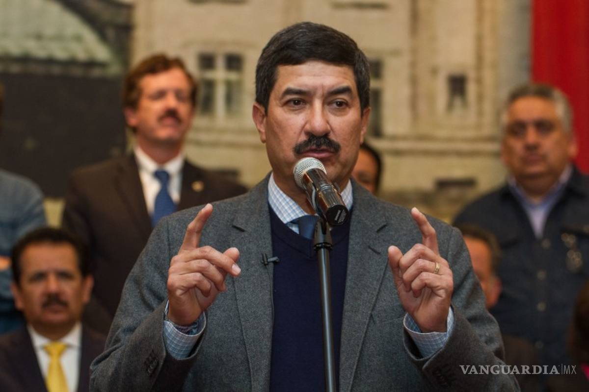 Exhiben a Corral en Chihuahua por 'derroche' de 466 mdp en imagen