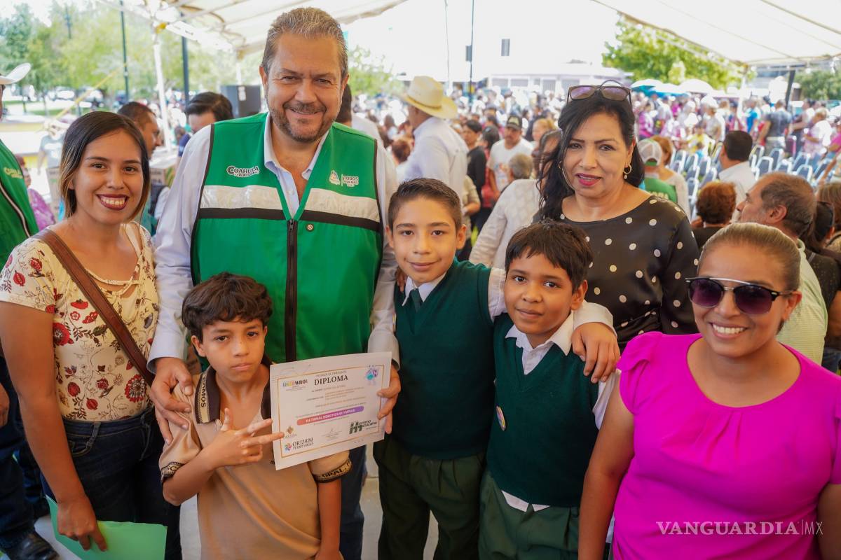 $!Los estudiantes son Giancarlo Jiménez Contreras, Alejandro Manuel Vázquez Rodríguez e Iván Ayala de la Cruz, de la Escuela México, en la colonia Santa Fe
