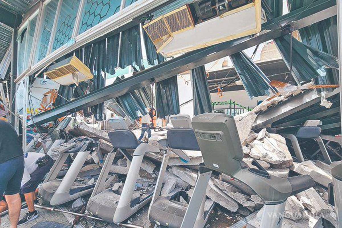 $!En Colima colapsó un gimnasio