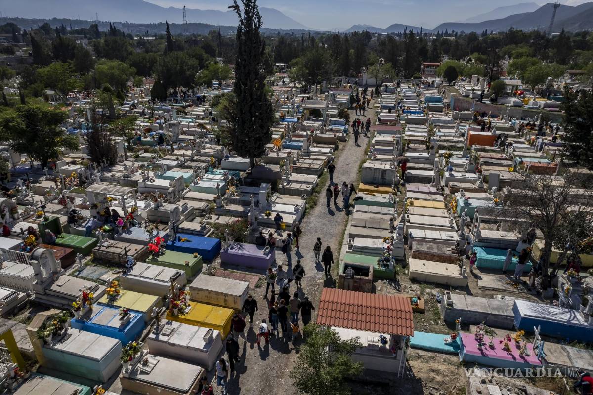 En el Día de Muertos, autoridades de Saltillo realizan operativos de seguridad por alta afluencia de familias
