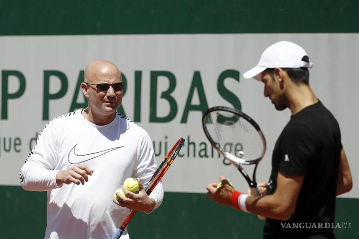Agassi y Djokovic entrenan por primera vez en Roland Garros