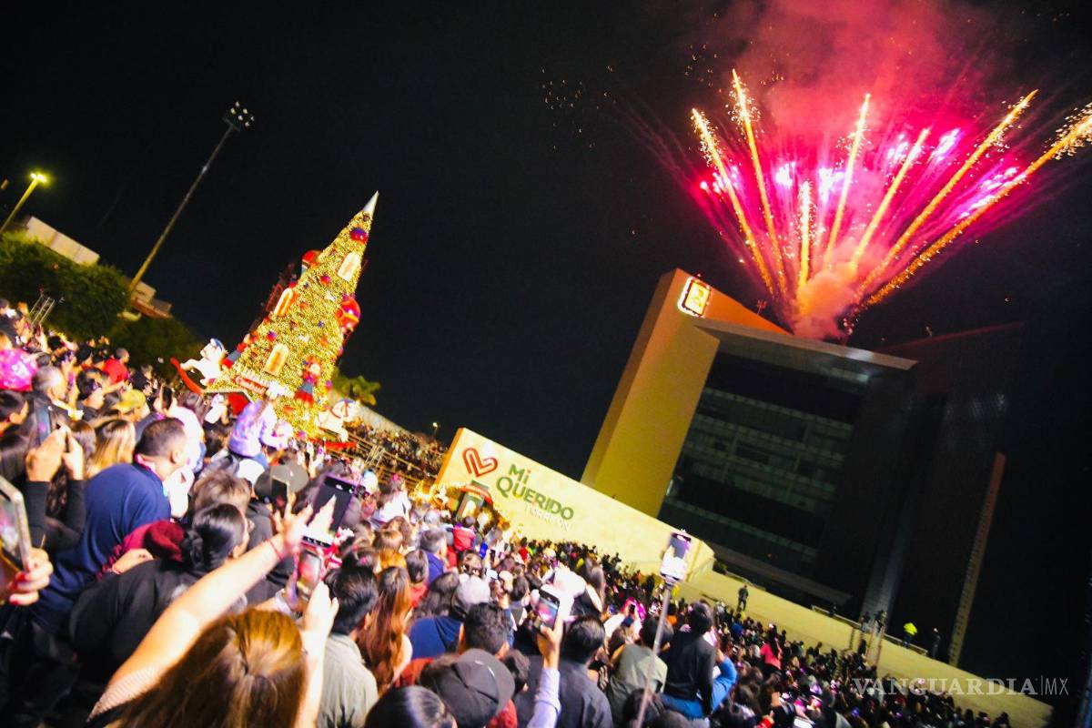 Román Cepeda enciende Villamagia ante más de 40 mil personas en la Plaza Mayor de Torreón