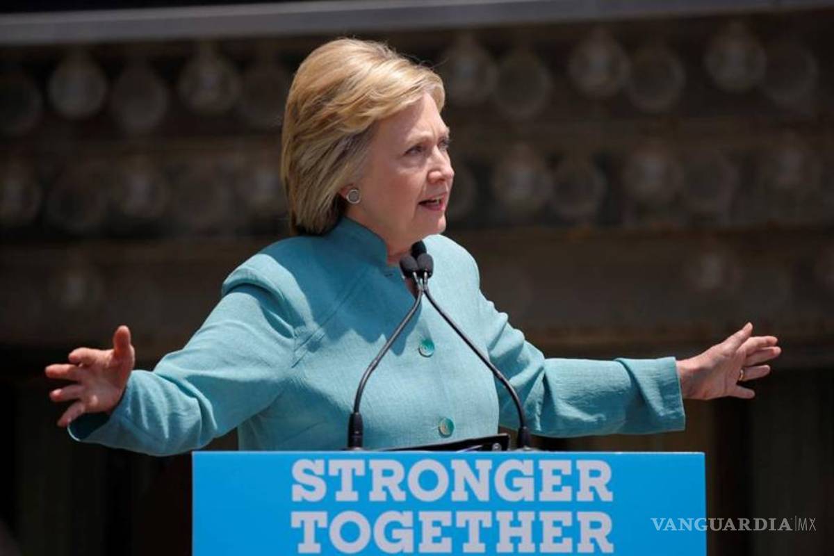 Aventaja Clinton 30 puntos a Trump en California