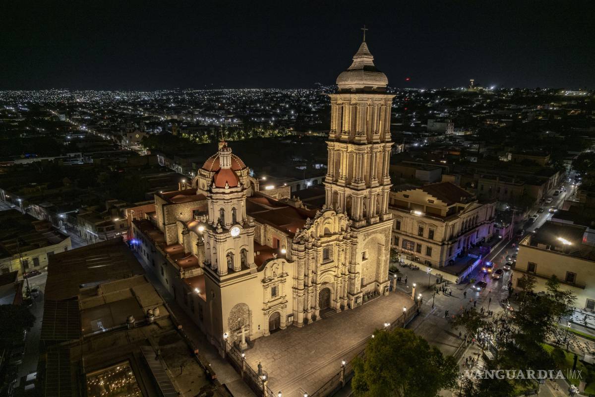 Catedral de Saltillo, bella de día y ahora bella de noche