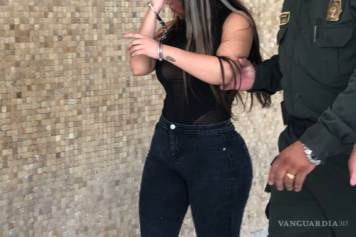 Mujer llevaba 52 mil dólares y drogas ocultos en sus genitales y adheridos al cuerpo