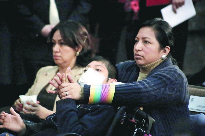 Arranca debate sobre mariguana con fines de legalizar consumo