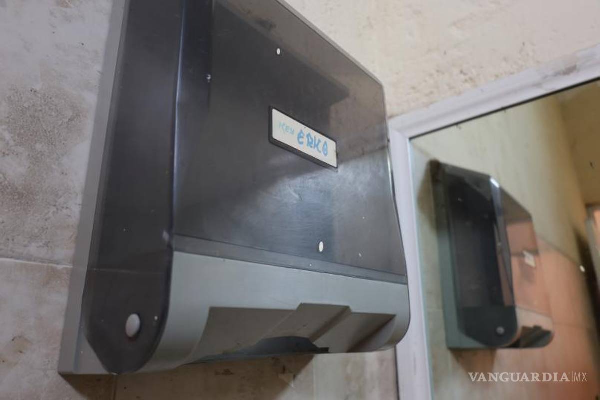 $!La falta de papel higiénico y jabón en los sanitarios dificulta la higiene adecuada de los usuarios en el Bosque Urbano Ejército Mexicano.