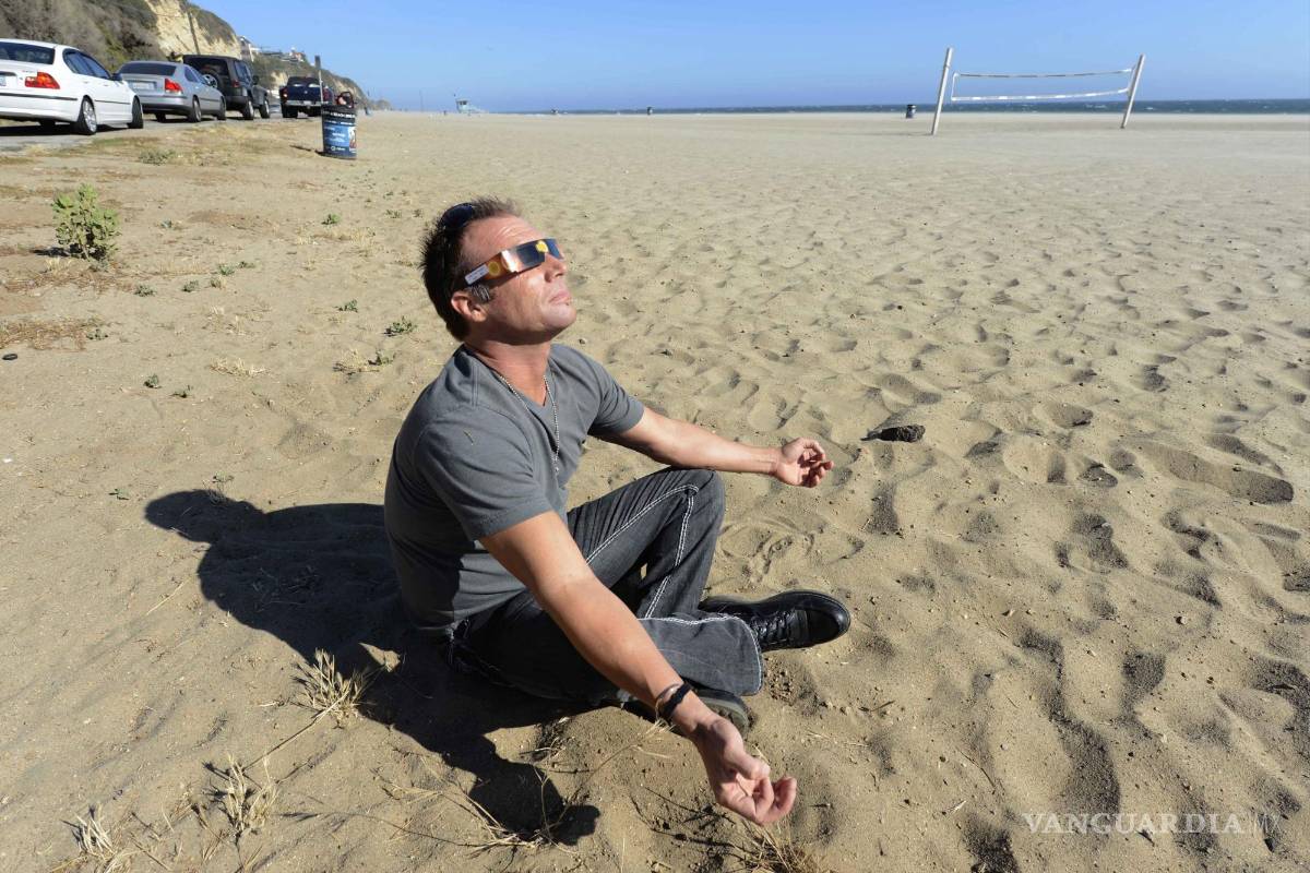 $!La vitamina D se asimila y metaboliza mejor con la luz solar, tomando el sol se convierte en vitamina D. EFE/Michael Nelson