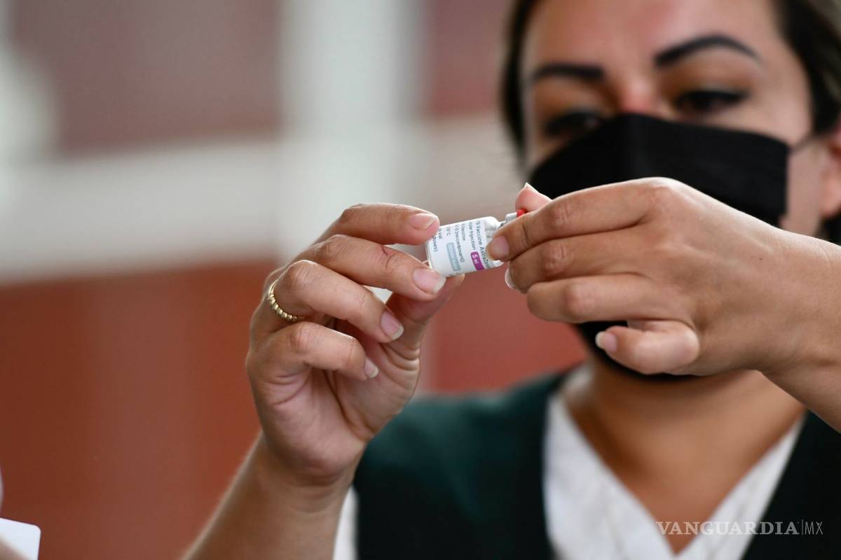 Se busca terminar la vacunación antes de octubre: Gatell