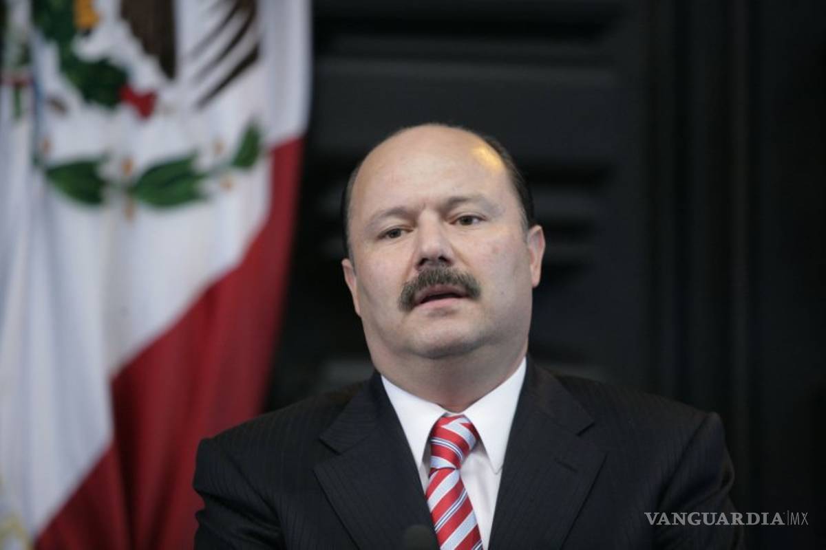 Después de dos años, el PRI finalmente suspende los derechos de César Duarte como militante