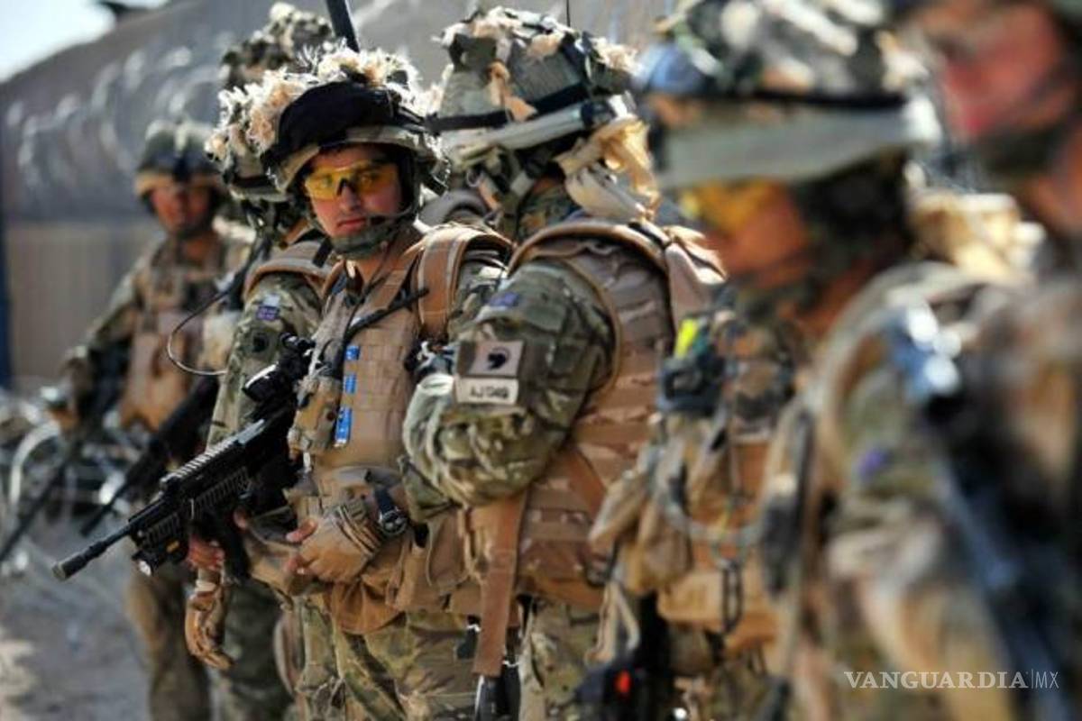 Demandan militares transexuales a Donald Trump