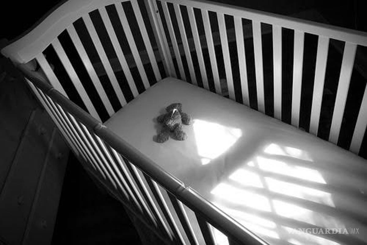 Muere bebé de cinco meses mientras dormía en brazos de su madre, en Saltillo