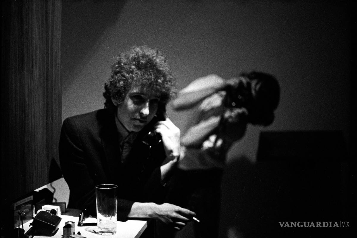 Un raro manuscrito con letras del &quot;Blonde on Blonde&quot; de Bob Dylan es subastado por Sotheby's