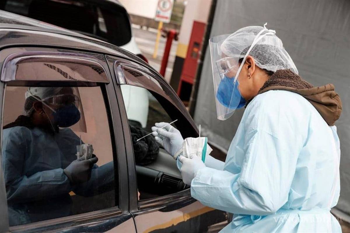 Disminuyen los casos de COVID-19 en Estados Unidos; caen al nivel más bajo tras superar los 5 millones