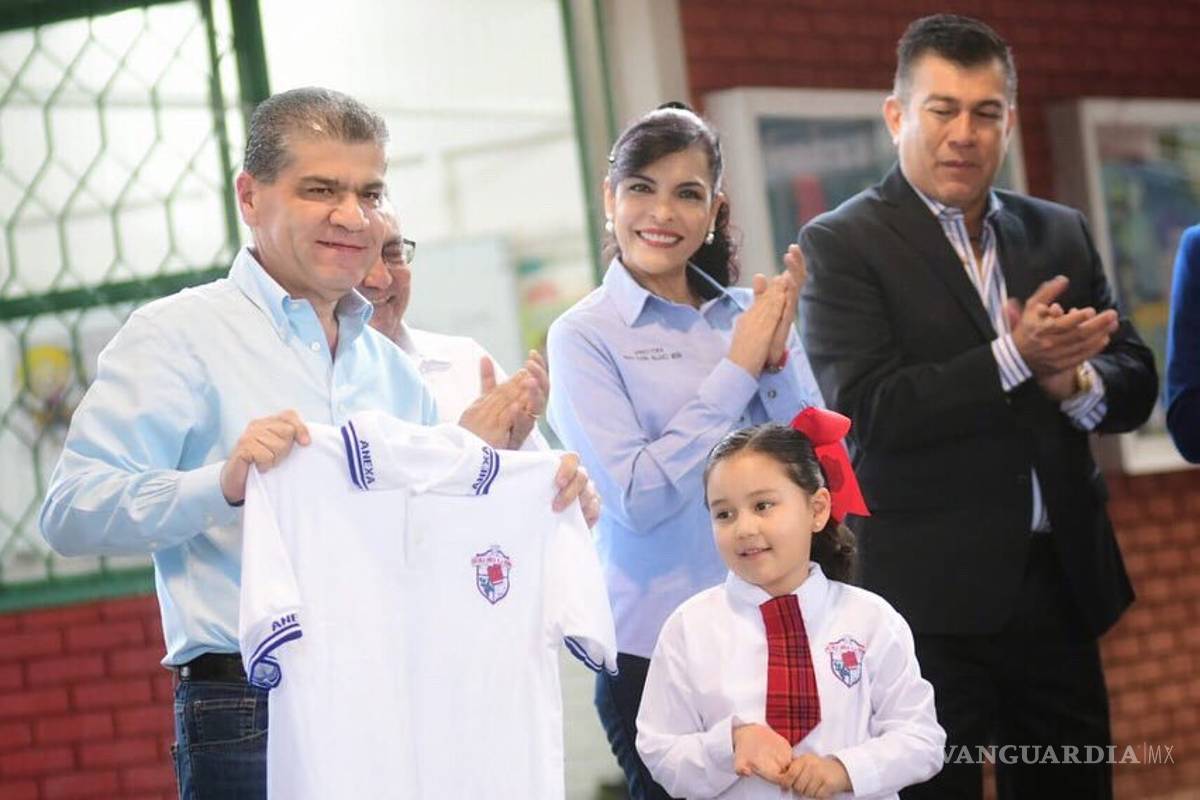 Arranca Miguel Riquelme obras en escuelas de Torreón donde recibió educación