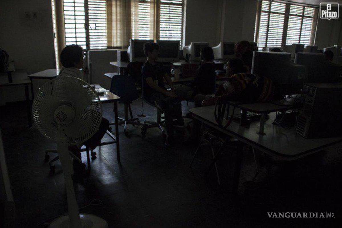 Madres de familia y docentes de Saltillo, exigen que se cumplan necesidades de las escuelas para clases presenciales