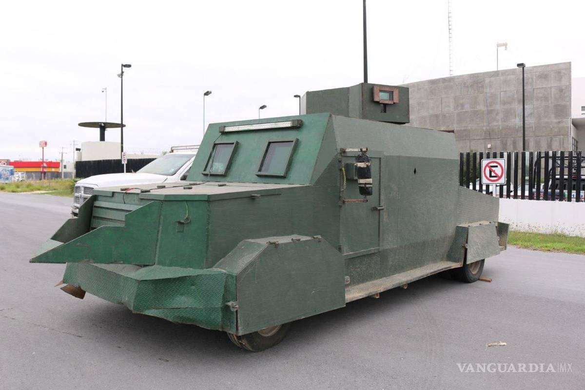 En sus narices... Sicarios en ‘monstruo’ cargan gasolina frente a miembros de la Guardia Nacional en Tamaulipas