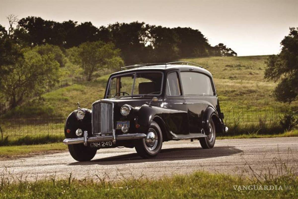 Pagan 180 mil dólares por el coche que John Lennon usó en &quot;Imagine&quot;