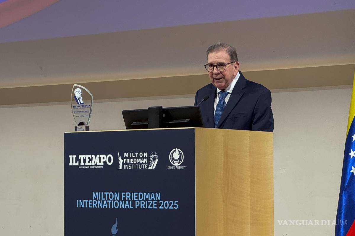 $!El líder opositor venezolano Edmundo González Urrutia pronuncia un discurso tras recibir el Premio Internacional 2025 del Instituto Milton Friedman en Roma.