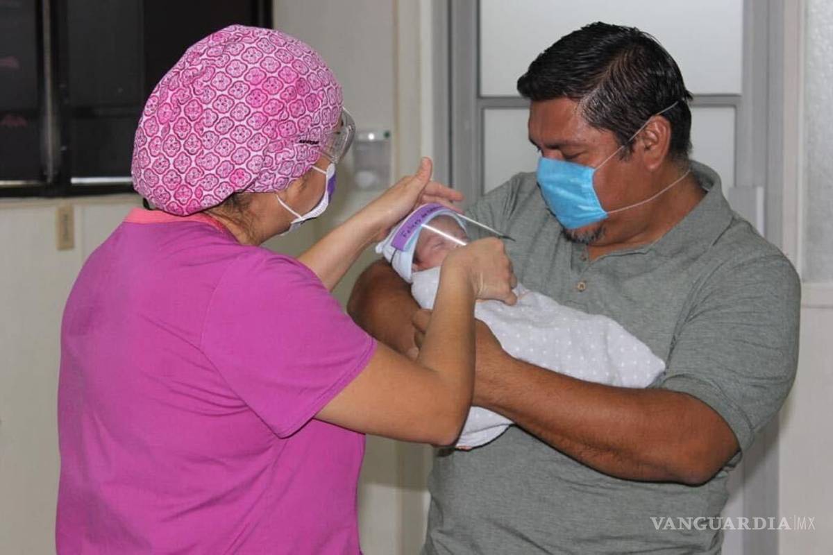 Dan de alta a bebé milagro en Saltillo, personal del IMSS evitó contagio